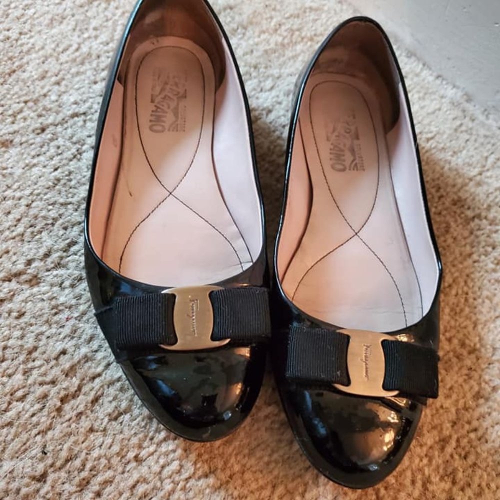 Salvatore Ferragamo Black Varina Flats Women's Size 8 B - medium width